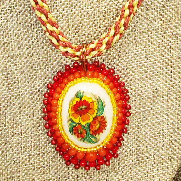 Dahlia Bead Embroidery Pendant Kumihimo Necklace Blow up view