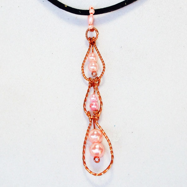 Quenna Wire Design Beaded Pendant Necklace front view