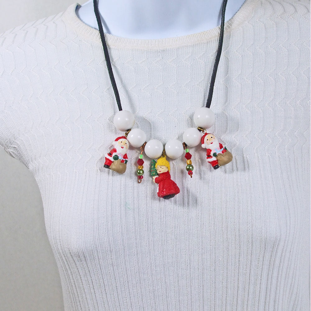 5009-18     Papan, Christmas, Santa and Mrs Clause, Beaded Dangle, Necklace