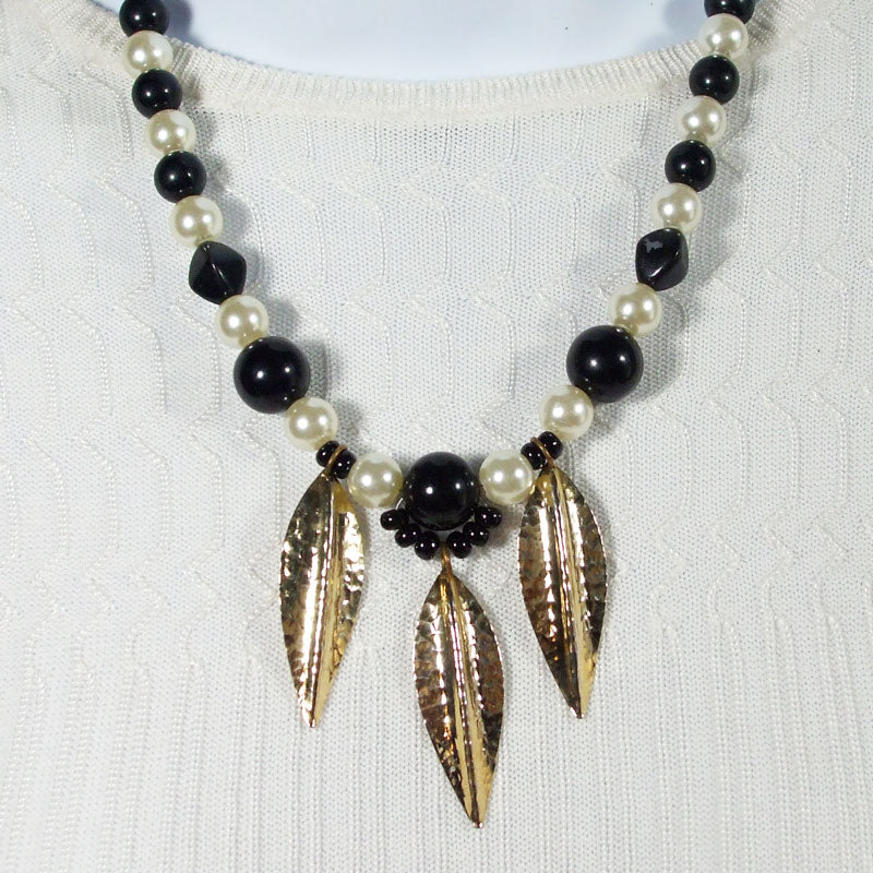 Gasha Single Strand Black & Pearl Necklace relevant front view